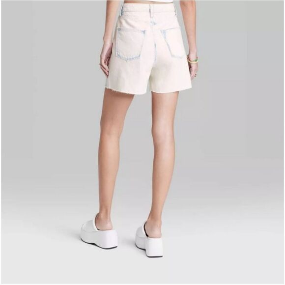 ⬇️⬇️⬇️High-Rise Cutoff Jean Shorts - Light Acid Wash - Picture 2 of 5